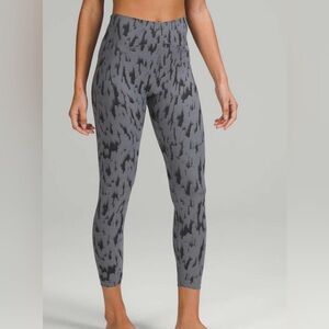 Lululemon InStill High-Rise Tight 25"
ThreeD Camo Jacquard Asphalt Grey